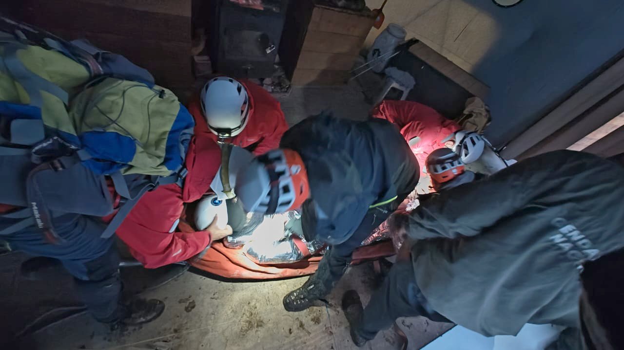 rescataron_una_turista_lesionada_en_laguna_esmeralda_-_tierra_del_fuego